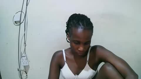 Snapshot of pritty_amber chatting on May 13, 2026, 10:38 pm pritty_amber online show from May 13, 2026, 10:38 pm