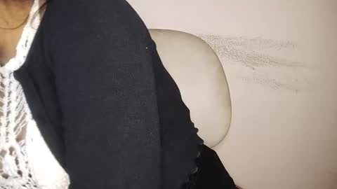 priyu_ online show from November 25, 2025, 9:53 am