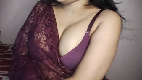 priyu_ online show from November 26, 2025, 5:14 pm