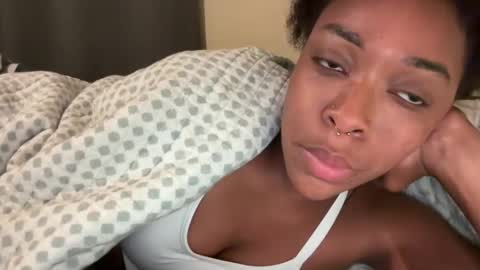 Snapshot of productivepussy chatting on October 21, 2025, 6:25 am ProductivePorn online show from October 21, 2025, 6:25 am