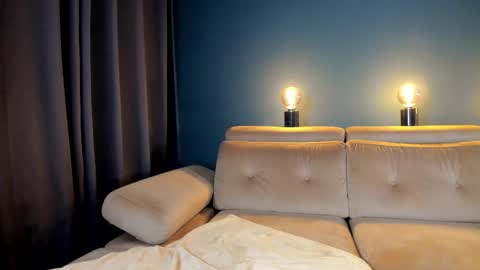 Raven  but you can call me sweetie or honey too  online show from October 10, 2025, 5:56 pm