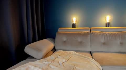 Raven  but you can call me sweetie or honey too  online show from March 26, 2026, 6:24 pm