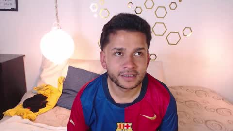 Adris  Juan online show from October 13, 2025, 2:11 am