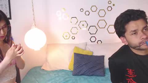 Adris  Juan online show from December 19, 2025, 5:25 am