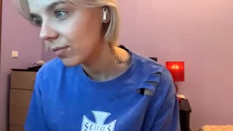 Scarlet online show from December 23, 2025, 8:45 am