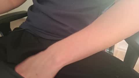 pryli27 online show from February 18, 2026, 3:52 pm