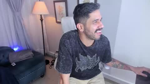 Snapshot of puch16 chatting on October 16, 2025, 5:41 am Diego online show from October 16, 2025, 5:41 am