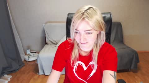 Polly online show from December 19, 2024, 2:57 pm