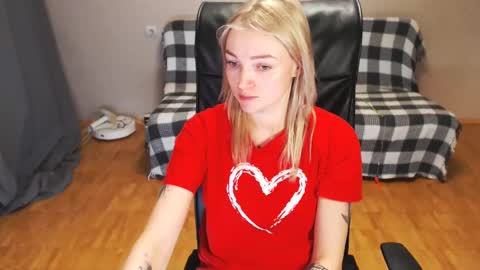 Polly online show from January 11, 2025, 12:07 pm