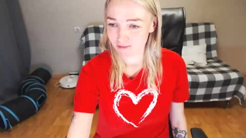 Polly online show from February 25, 2025, 6:09 pm