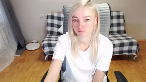 Polly online show from February 28, 2026, 3:29 am