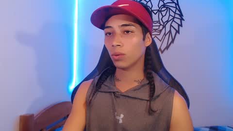 Snapshot of pupi_wolf chatting on December 18, 2024, 5:52 pm Cris online show from December 18, 2024, 5:52 pm