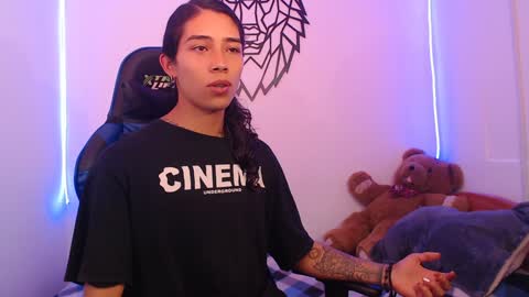 Snapshot of pupi_wolf chatting on February 4, 2025, 2:53 pm Cris online show from February 4, 2025, 2:53 pm