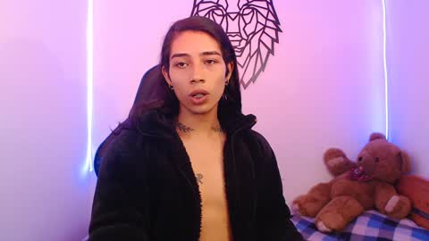 Snapshot of pupi_wolf chatting on February 7, 2025, 4:56 pm Cris online show from February 7, 2025, 4:56 pm