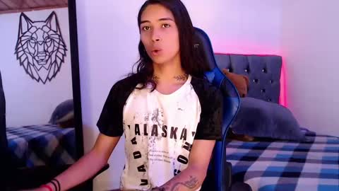 Snapshot of pupi_wolf chatting on March 5, 2025, 3:51 pm Cris online show from March 5, 2025, 3:51 pm