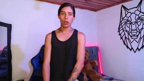 Snapshot of pupi_wolf chatting on March 7, 2025, 7:05 pm Cris online show from March 7, 2025, 7:05 pm