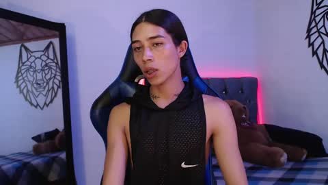 Snapshot of pupi_wolf chatting on March 10, 2025, 7:29 pm Cris online show from March 10, 2025, 7:29 pm