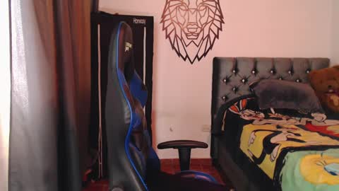 Snapshot of pupi_wolf chatting on October 3, 2025, 2:14 pm Cris online show from October 3, 2025, 2:14 pm