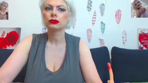 Snapshot of pure_seduce_wow chatting on July 6, 2026, 12:40 am Goldie online show from July 6, 2026, 12:40 am