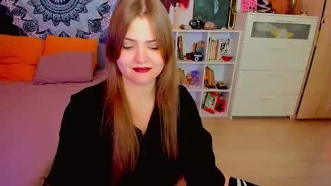 Miss Hanna online show from November 30, 2025, 5:06 pm