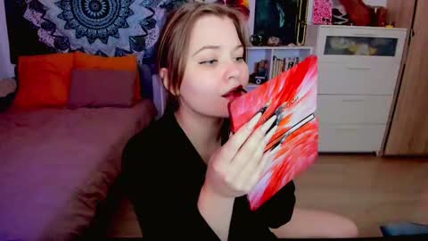 Miss Hanna online show from December 1, 2025, 2:33 pm