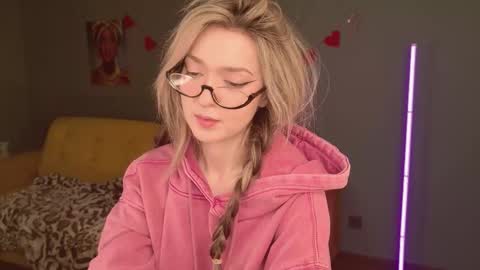 Bella online show from February 15, 2026, 5:37 am