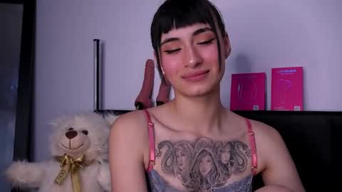 Snapshot of purplesnake_ chatting on March 13, 2026, 8:37 pm Alynn online show from March 13, 2026, 8:37 pm