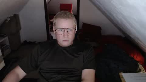 Snapshot of pussylovercb chatting on September 17, 2025, 11:23 am pussylovercb online show from September 17, 2025, 11:23 am