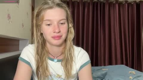 Lina online show from April 15, 2026, 4:25 pm