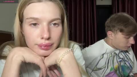 Snapshot of pussymoneywet chatting on April 18, 2026, 5:06 pm Lina online show from April 18, 2026, 5:06 pm