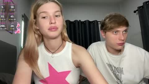 Snapshot of pussymoneywet chatting on May 27, 2026, 11:35 pm Lina online show from May 27, 2026, 11:35 pm