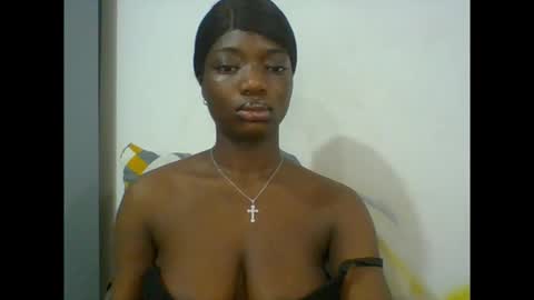 Snapshot of pweedy_ora chatting on September 19, 2025, 7:36 pm ora online show from September 19, 2025, 7:36 pm