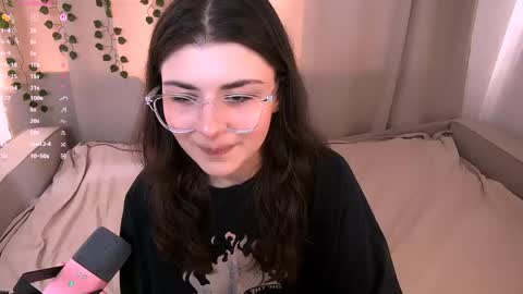 Ava online show from June 3, 2026, 4:48 am