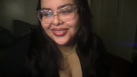 Prettypink Tinyhole online show from January 10, 2025, 6:38 pm