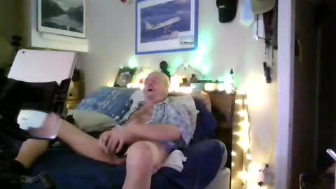 Snapshot of quantumorator chatting on February 27, 2026, 8:03 am Quantum Orator online show from February 27, 2026, 8:03 am