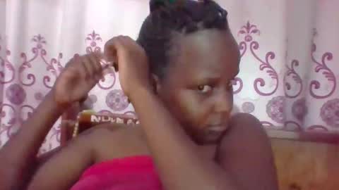 Snapshot of queen014 chatting on November 16, 2025, 7:30 pm queen014 online show from November 16, 2025, 7:30 pm