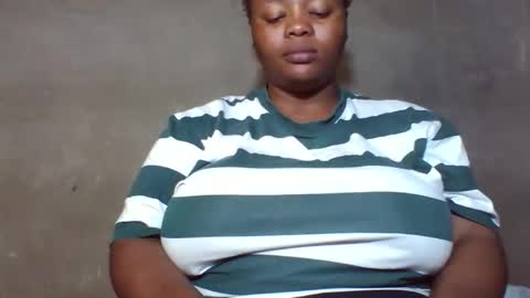 queen2302 online show from April 11, 2026, 6:56 pm