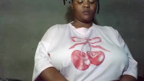 Snapshot of queen2302 chatting on April 29, 2026, 8:48 pm queen2302 online show from April 29, 2026, 8:48 pm