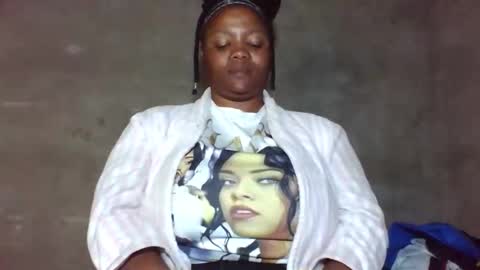 Snapshot of queen2302 chatting on June 8, 2026, 8:53 pm queen2302 online show from June 8, 2026, 8:53 pm