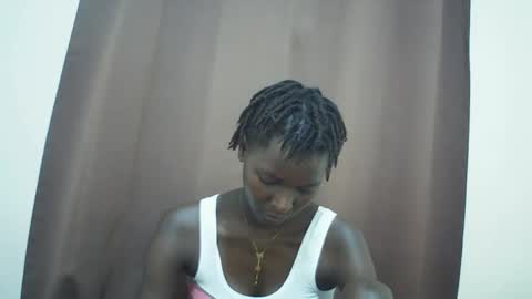 Snapshot of queen_0012 chatting on May 16, 2026, 10:36 am asher online show from May 16, 2026, 10:36 am
