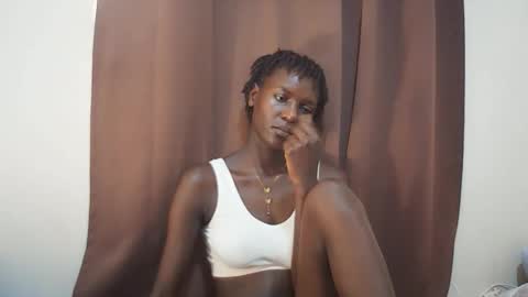 Snapshot of queen_0012 chatting on May 20, 2026, 12:00 pm asher online show from May 20, 2026, 12:00 pm