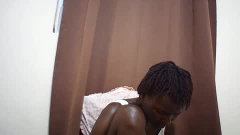 Snapshot of queen_0012 chatting on May 24, 2026, 6:13 pm asher online show from May 24, 2026, 6:13 pm