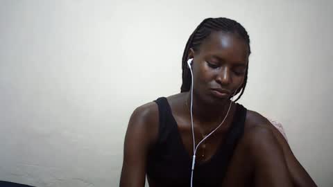 Snapshot of queen_0012 chatting on June 23, 2026, 7:17 am asher online show from June 23, 2026, 7:17 am