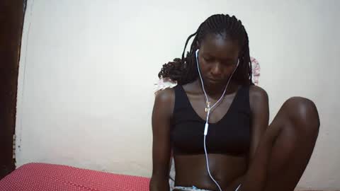 Snapshot of queen_0012 chatting on June 29, 2026, 1:12 am asher online show from June 29, 2026, 1:12 am