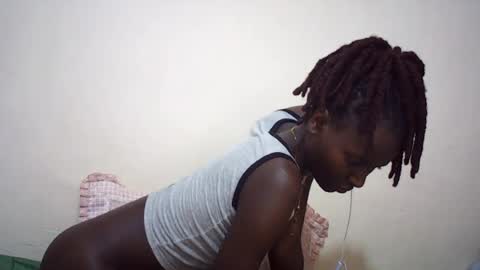 Snapshot of queen_0012 chatting on July 26, 2026, 10:11 am asher online show from July 26, 2026, 10:11 am
