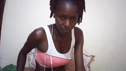Snapshot of queen_0012 chatting on July 28, 2026, 11:17 am asher online show from July 28, 2026, 11:17 am