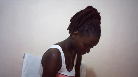 Snapshot of queen_0012 chatting on July 28, 2026, 7:04 pm asher online show from July 28, 2026, 7:04 pm