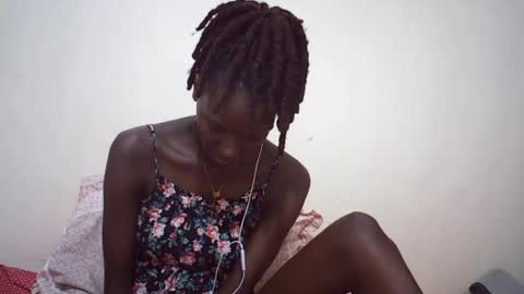 Snapshot of queen_0012 chatting on August 1, 2026, 7:46 pm asher online show from August 1, 2026, 7:46 pm