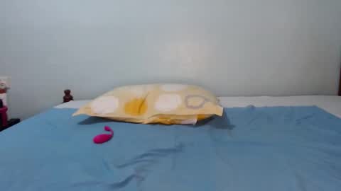 Snapshot of queen_12344 chatting on December 31, 2024, 1:52 pm emmie online show from December 31, 2024, 1:52 pm