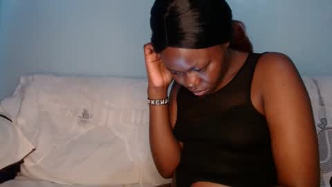 Snapshot of queen_12344 chatting on January 24, 2025, 3:24 pm emmie online show from January 24, 2025, 3:24 pm